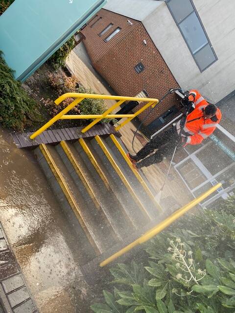 pressure washing services